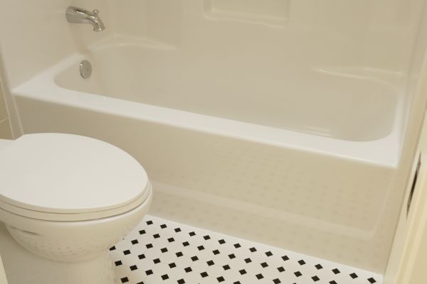 Fiberglass Tub Replacement in Cheyenne